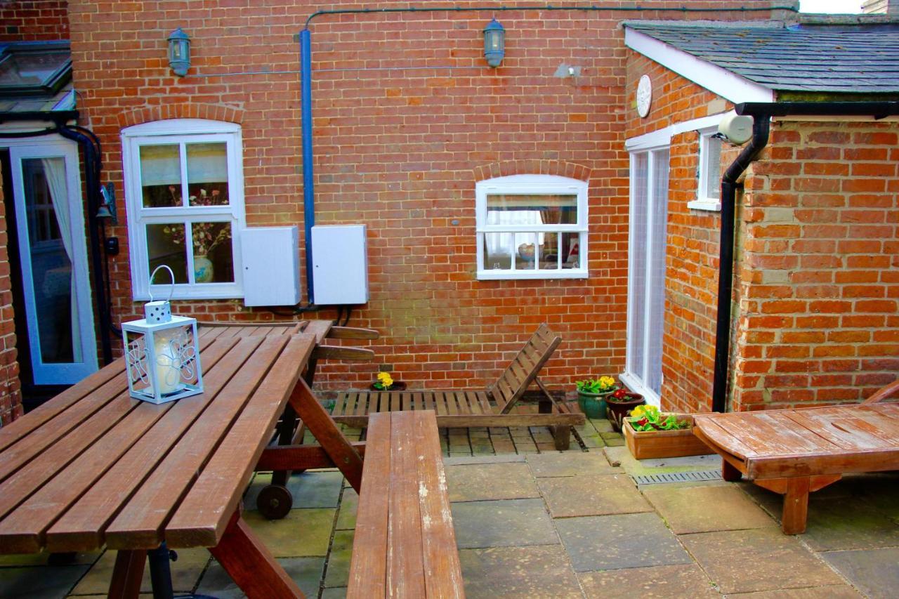 Romantic Flint Cottage On The Suffolk Coast Saxmundham Exterior photo
